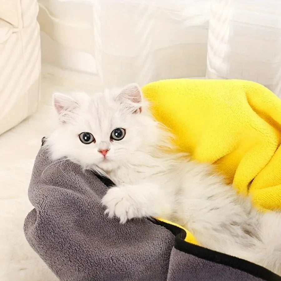 Pet Bath Towel – Soft Microfiber Quick-Dry Towel for Dogs & Cats (Highly Absorbent)